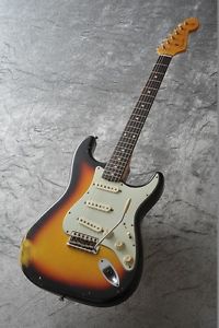 Fender Custom Shop 1960 Stratocaster Relic 3TS 2010 E-Guitar Free Shipping