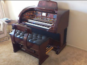 Lowrey Grand  Royale SU600 Organ with Padded Bench