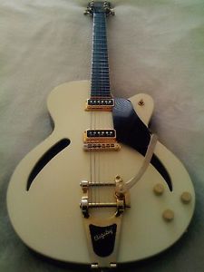 Rare,Collectors 2000 Gretsch G3156 Historic Series Streamliner Electric Guitar