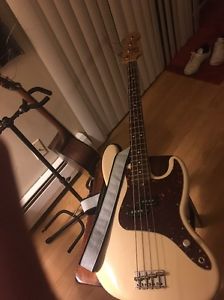 2011 Mark Hoppus Bass Fender Precision/jazz Electric Bass Guitar Blink 182