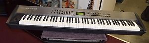 Roland RD 700 Keyboard, 88 key ,Weighted Hammer-action ,RD700 Piano