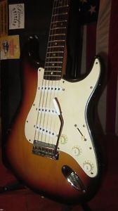 Vintage 1976 Fender Stratocaster Electric Guitar Sunburst Light Weight w/ Case