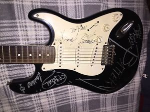 FENDER SQUIER STRAT ELECTRIC GUITAR SIGNED BY PUNK BAND BATTERY