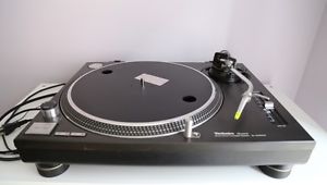 Technics 1210 MK2 Direct Drive Turntable (Black) - Mint Condition