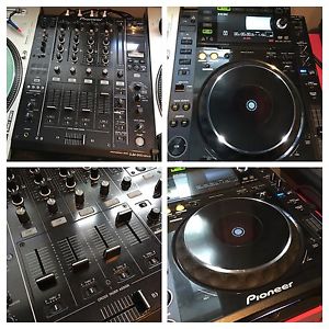 2 Pioneer Cdj 2000 + Pioneer Djm900 Nexus Mixer