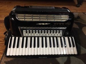 Lo Duca Symphony Electric Accordion Free S/H