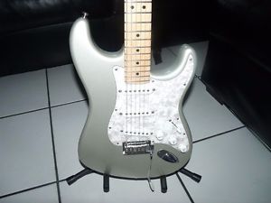 fender deluxe stratocaster with large headstock USA professional set up!