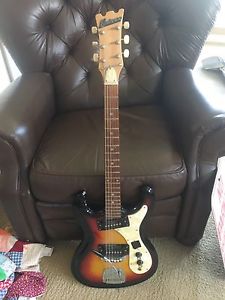 Rare Univox Hi Flier Phase 1-1960's Sunburst Pearloid Pickguard Guitar NICE