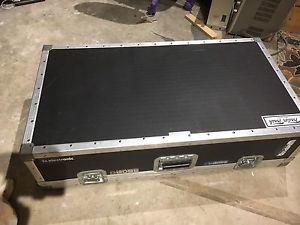 TRAILOR TRASH PEDAL BOARD AND PEDALS