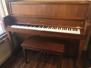 Kawai Upright Piano Satin Walnut Los Angeles 1028569