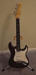 2002 Fender American Standard Stratocaster Rootbeer Grain Guitar w/ Gator Case