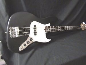 2006-2007 60th Anniversary Fender Highway Series Jazz Bass w/Fender Molded Case
