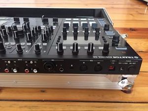 Native Instruments Traktor S8 mit Flightcase (Restgarantie, wie neu)