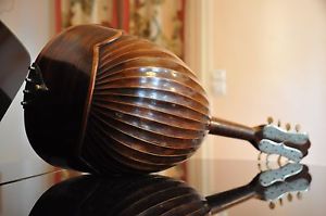 SUPERBE MANDOLINE A CÔTES CREUSES SIGNEE CARLO FOVERI LIGLIO NAPOLI