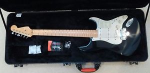 Fender American Deluxe Stratocaster Electric Guitar Fender ABS Case