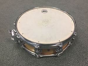 DW Drum Workshop Snare Drum 14" x 4" ! All-Maple Shell ! Showroom ! Like New !