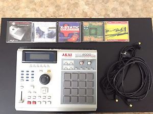 Akai MPC 2000 XL