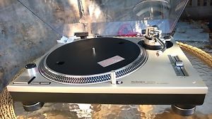 technics SL-1200MK2-XA DUAL VOLTAGE,DIRECT DRIVE, COLLECTOR OWNED,NO DJ USE