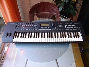 Synthétiseur - Workstation Yamaha Moxf 6 (28/04/2015) TBE