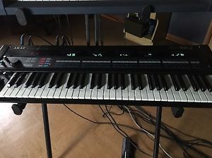 AKAI AX80 Analog 8 Voice Vintage Poly Synth