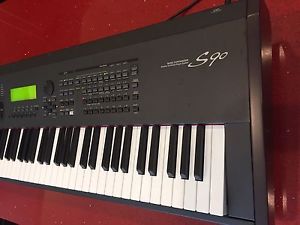 Yamaha S90 Professional Performance Keyboard EXCELLENT CONDITION!