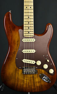 Fender Exotic Wood 2017 Limited Edition SheduaTop Stratocaster Natural