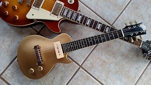 Camel Mini Guitar Gold top. 1970's vintage! NM.  Original leather gig bag