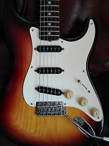 stratocaster Aria pro II ST500 fender vintage 62 made in japan jv era mij 1980