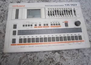 Roland TR-707 Rhythm Composer TR707 w/Tracking Number F/S Only body (2.5)