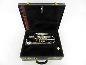 Kornet Kornette Getzen Eterna LB (800) Silver Used Case and mouthpiece (119)