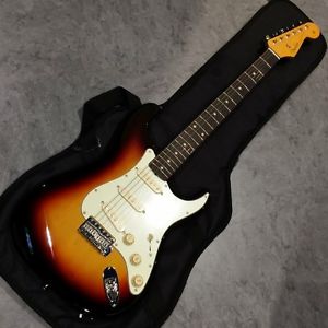 NEW Fender Classic 60s Stratocaster 3CS (3Color Sunburst) guitar From JAPAN/456