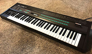 Yamaha DX7 FM Synthesizer In Great Condition with ROM Cartridge
