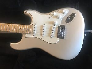2009 Fender American Standard Stratocaster - Rare Blizzard Pearl - Excellent!