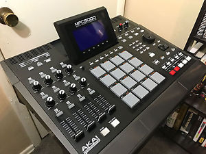 Akai Professional MPC5000 Music Production Center Sampler