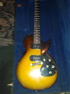 Vintage gibson melody maker with Extra's.