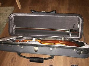 Yamaha v7sg  intermediate violin 4/4 full size. Maple Spruce and Ebony.