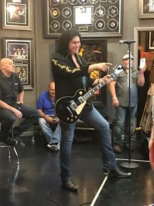 Gibson Les Paul Standard Kiss Fans. Gene Simmons Collectable.