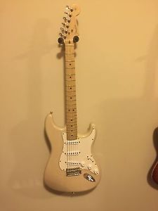2004 USA Highway One Fender Stratocaster Electric Guitar blonde