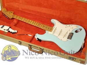 FENDER YNGWIE MALMSTEEN STRATOCASTER DAPHNE BLUE Used Free Shipping #g1903