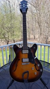 Guild DeArmond Starfire Custom in Gloss Tobacco Sunburst.