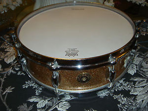 VINTAGE GRETSCH PROG 4 / 14  SNARE 1963 IN VERY NICE SHAPE.....100 % AUTHENTIC..