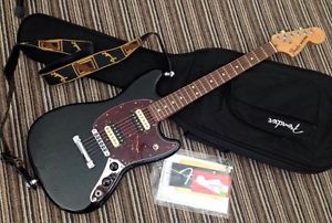 2013 Fender USA American Special Mustang HH, Black +Fender Deluxe Gigbag & Strap