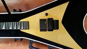 Jackson RR24 Gold Randy Rhoads w/ J-50BC and JE1000 Boost Flying V 24 Fret MIJ
