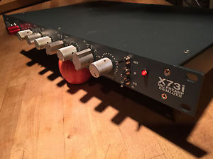 VINTECH X73i MIC PRE W/POWER SUPPLY- FAT/PUNCHY!