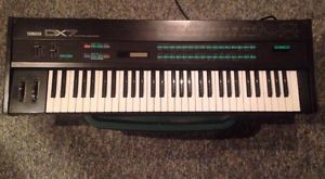 Yamaha DX7 Digital Vintage Synthesizer with E! Great Keyboard