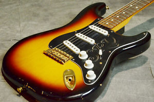 Fender USA Stevie Ray Vaughan SRV Stratocaster 3-Color Sunburst, m1184
