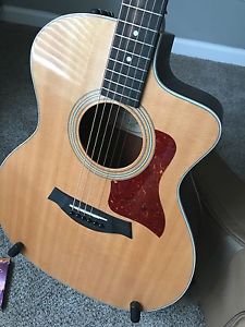 Taylor 214ce Acoustic/Electric Guitar EXCELLENT CONDITION