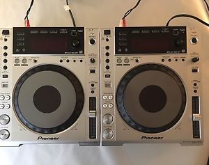 2x Pioneer CDJ-850 DJ Digital Media Player Multi Format USB/CD/MP3/PC Turntables