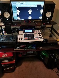 Akai MPC 2500 SE JJOS OS3 latest version, 128 ram and 100gb internal hard drive