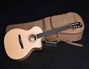Taylor 214ce-N Nylon Koa (2017) Gitarre mit Nylonbesaitung und Tonabnehmer